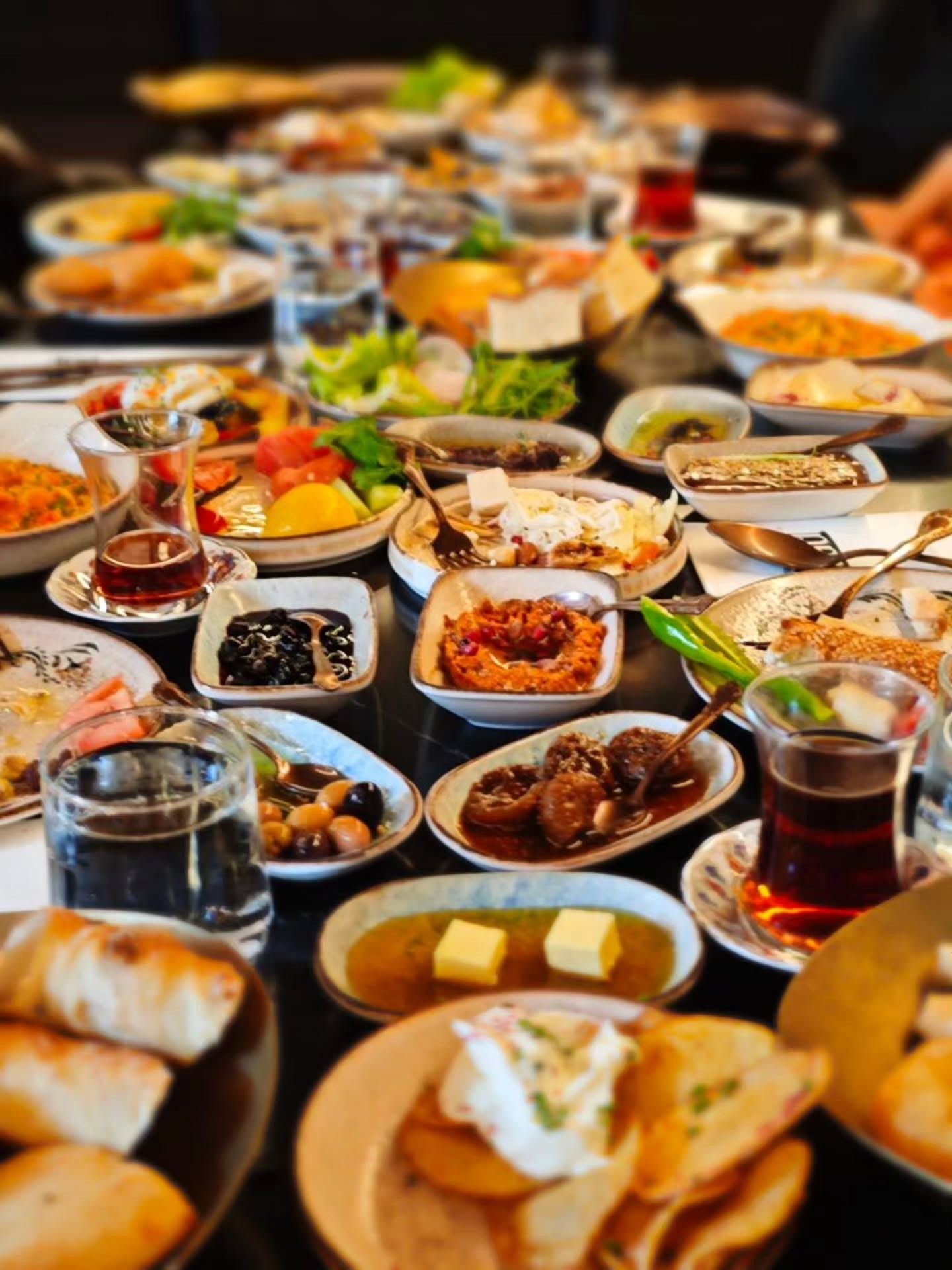 SERPME KAHVALTI - Breakfast Spread